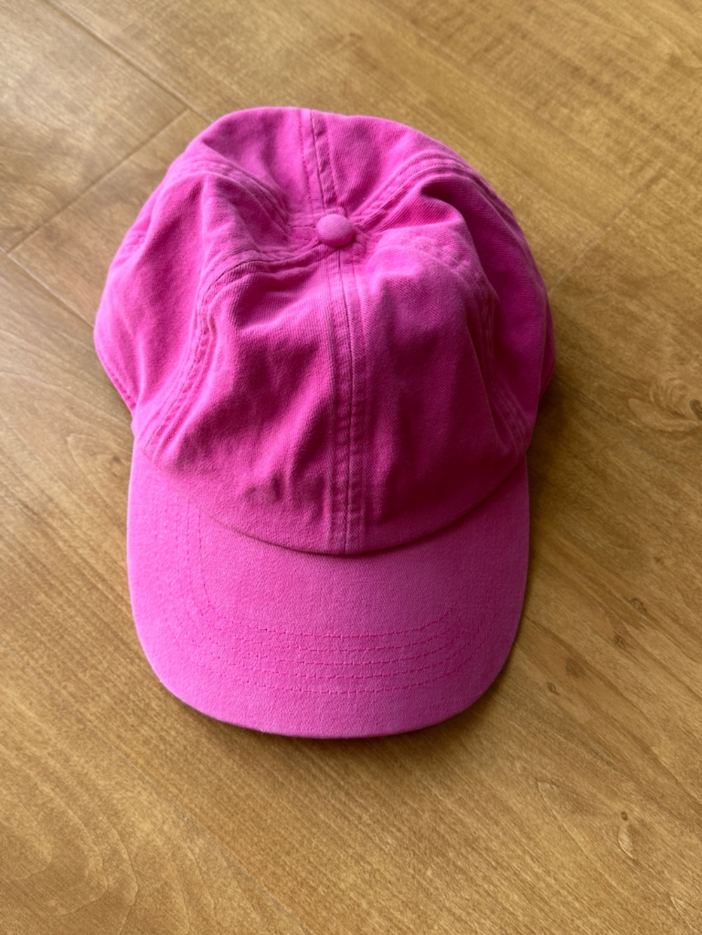 GAP Women’s Classic Solid Baseball Hat, Standout Pink, One Size (57/60 cm)